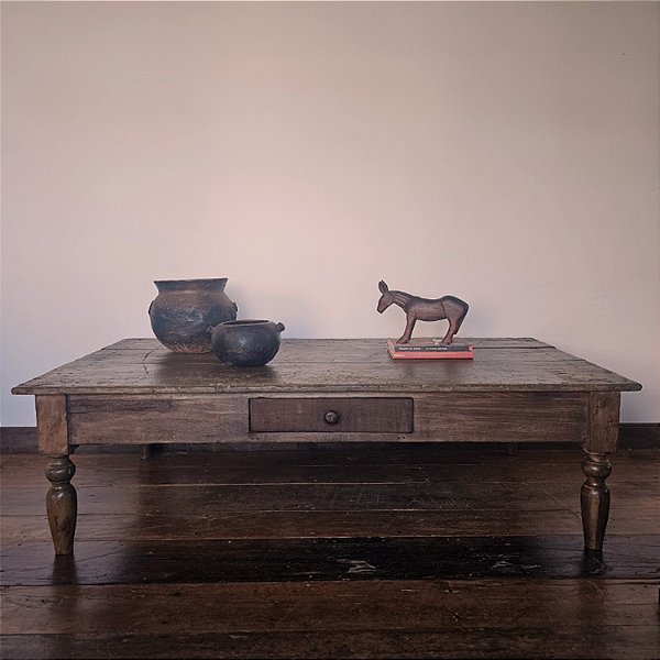 Mesa de Centro Antiga com Pés Torneados, Séc. XX - 200x110cm (L x P)