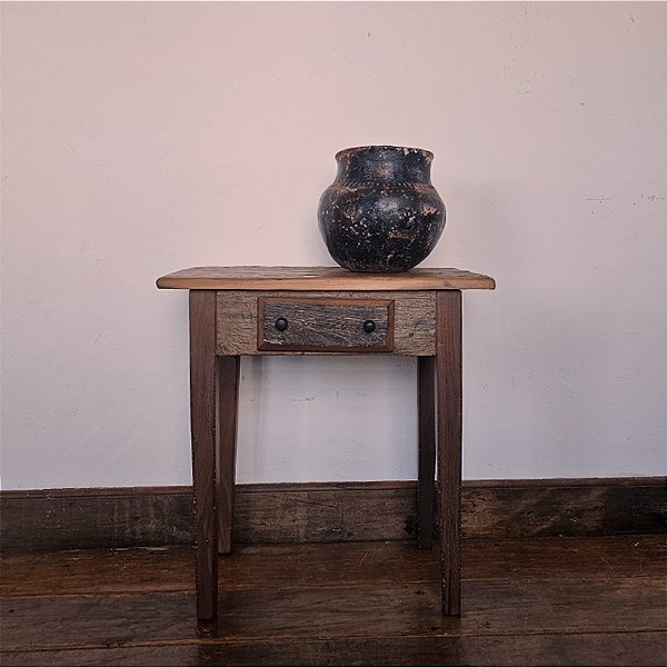 Mesinha Lateral Madeira Maciça Anos 60 com Gaveta - 60x41cm (L x P)