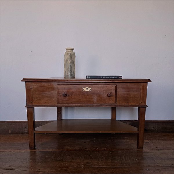 Mesa Lateral Trapezoidal com Gaveta e Prateleira - 100x44x57cm