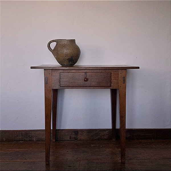 Mesa de Apoio Antiga com Pés Afilados e Gaveta, Séc. XIX - 96x53x91cm