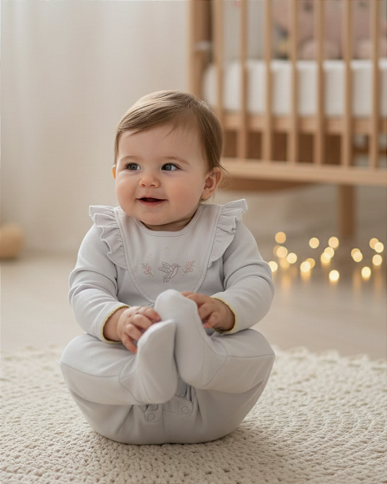 Macacão Bebê Feminino Longo Suedine Bordado Letut 13515