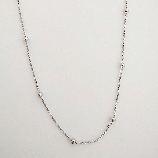 Colar em banho de ouro branco corrente com bolinhas