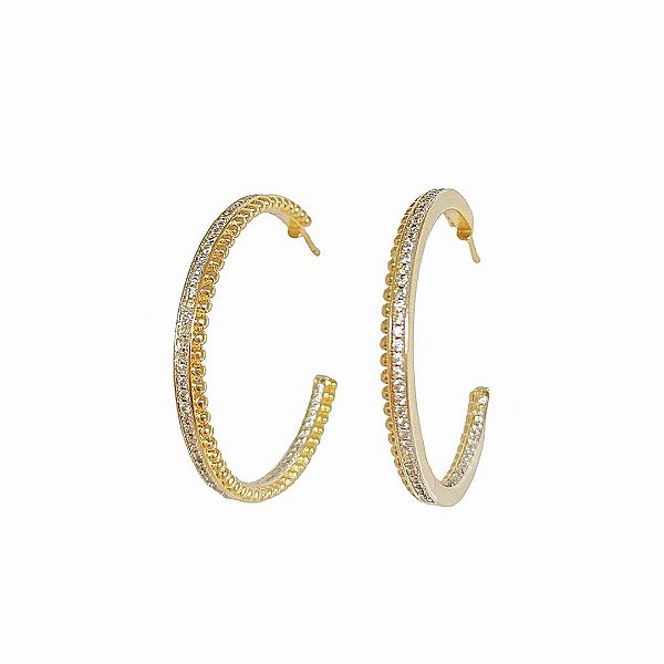 Brinco argola em banho de ouro 18k cravejada de zircônias com detalhes de bolinhas