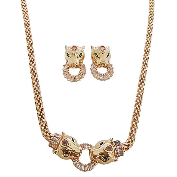 Conjunto em banho de ouro 18k com cabeça de tigre zircônias verdes e zircônias baguetes