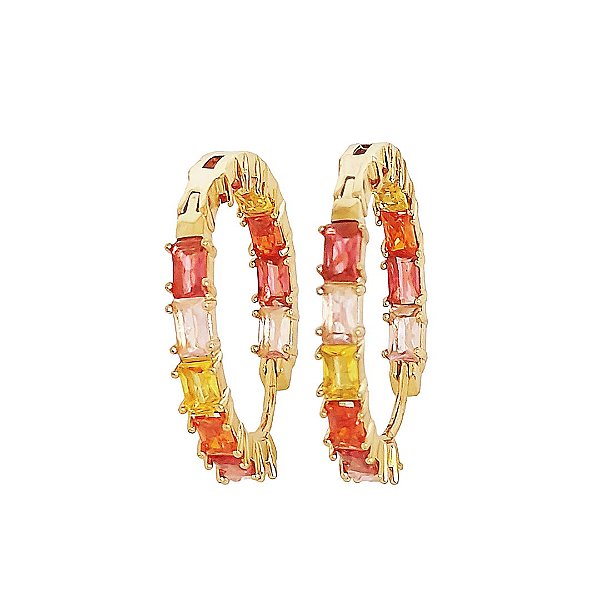 Brinco argola em banho de ouro 18k cravejado de cristais coloridos