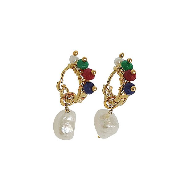 Brinco banhado em ouro 18k com cristais jade rubi, jade safira e jade esmeralda com uma pérola barroca