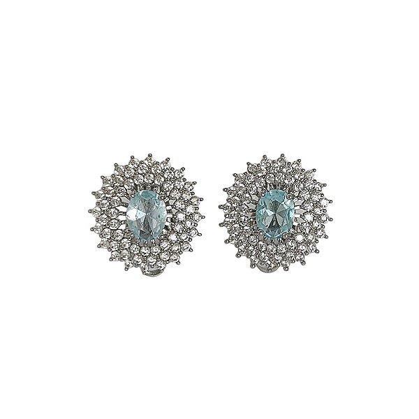 Brinco de pressão em banho de ródio branco cravejado de zircônias cristais e zircônia oval azul