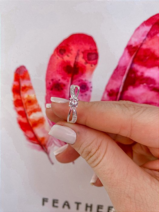 Anel Solitário Entrelaçado