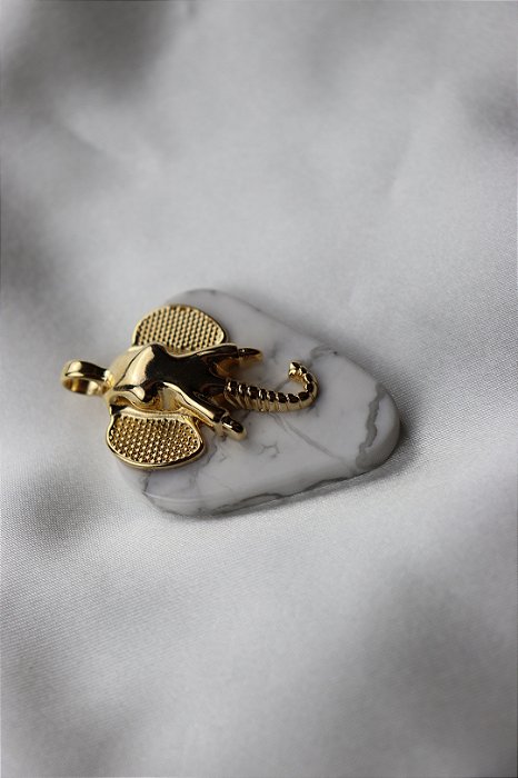 Pingente Ganesha - Folheado a Ouro - Howlita Branca