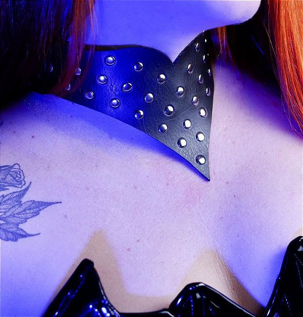 Choker Lucy