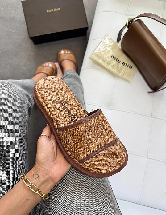 Flat Miu Miu Caramelo
