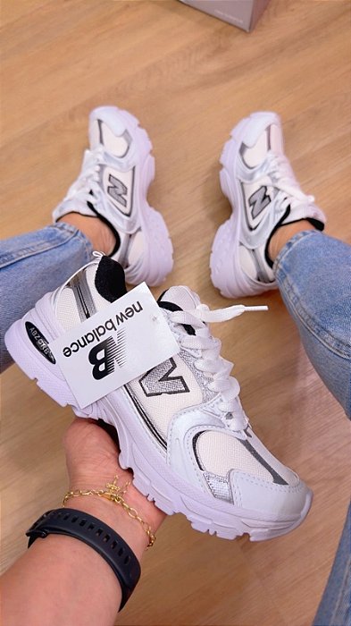 NB 530 Branco/Prata/Preto