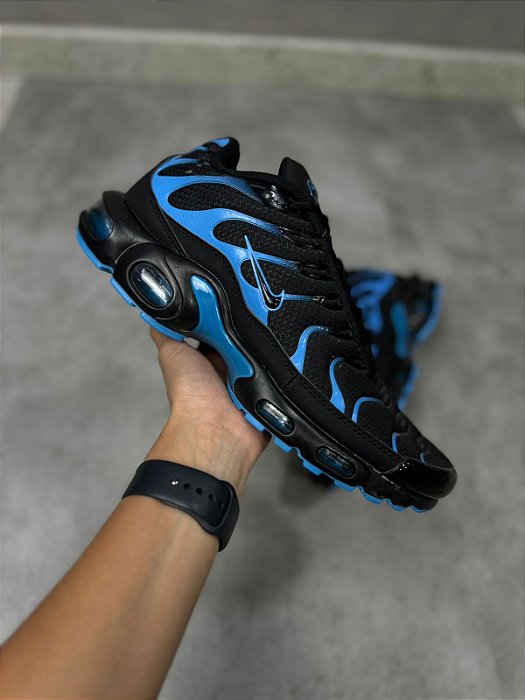 TENIS NIKE TN PRETO E AZUL
