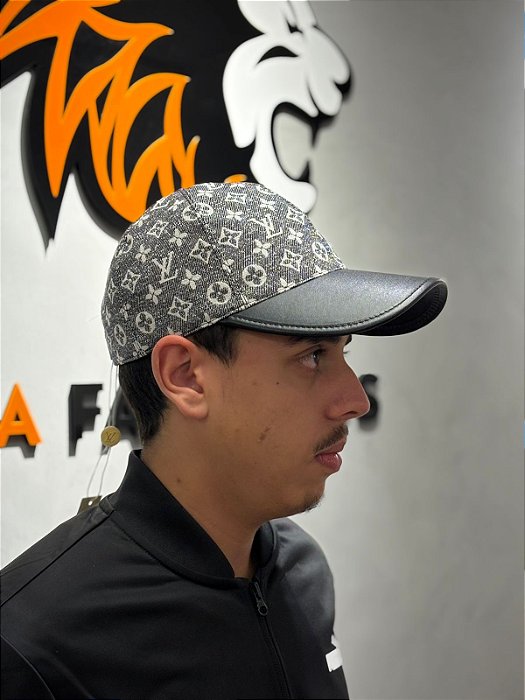 Boné Louis Vuitton Quadriculado 25