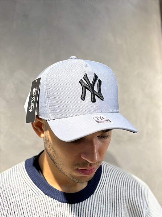 Bone New Era Cinza
