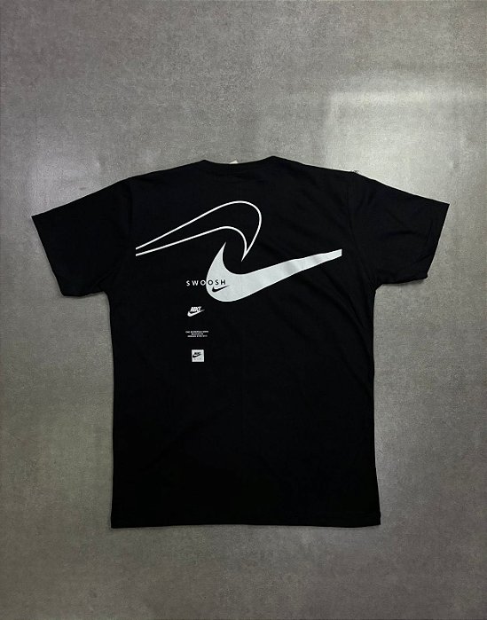 CAMISETA NIKE SWOOSH PRETA