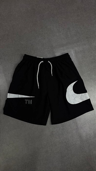 BERMUDA TACTEL NIKE PRETA BIG SWOOSH TM