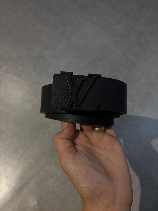 CINTO LV PRETO ESCUDO