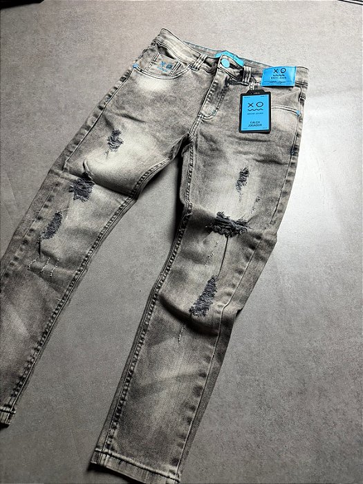CALÇA JEANS CINZA CLARO DETALHE AZUL