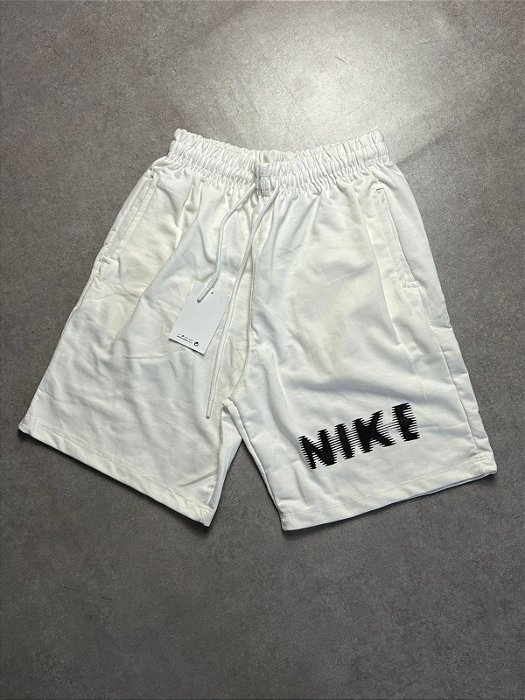 BERMUDA MOLETOM NIKE LOGOTIPO PRETO