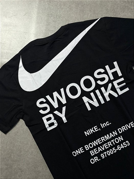CAMISA NIKE BIG SWOOSH PRETA