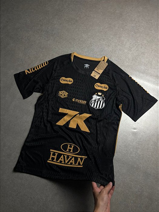 Camisa Santos Treino 2025 - Jogador Umbro - Preta e dourada