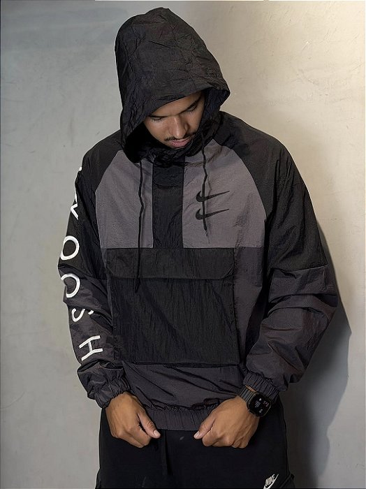JAQUETA CORTA VENTO NIKE DOUBLE SWOOSH PRETO