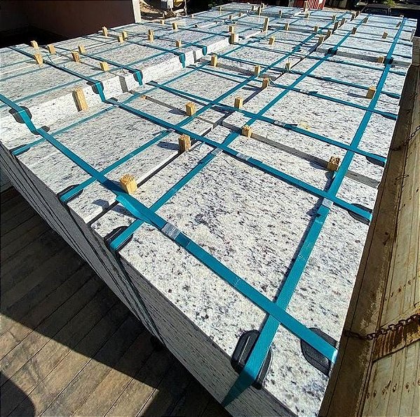 Piso de Granito Branco Dallas Light Polido 60x60cm M²