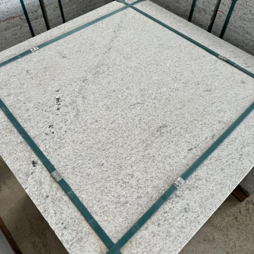 Piso de Granito Branco Aqualux Levigado 90x90cm | M²