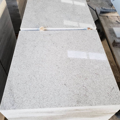 Piso de Granito Branco Itaunas Polido 90x90cm - M²