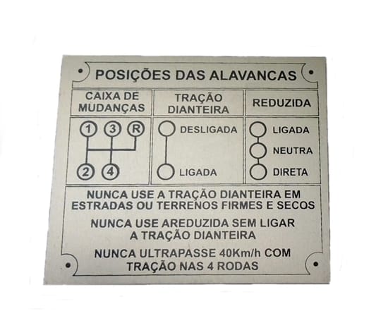 PLAQUETA DO PAINEL 4 MARCHAS JEEP RURAL F75 NA COR ALUMÍNIO