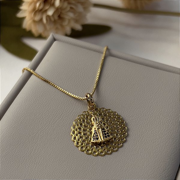 Gargantilha com Pingente NSra. Aparecida Semijoia 18k - MC421