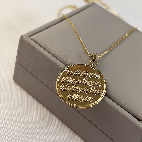 Gargantilha Medalha "Tudo Posso Naquele que me Fortalece" Semijoia 18k - MC391