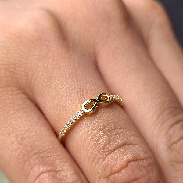Anel Infinito com Zircônias Semijoia 18k- MA57
