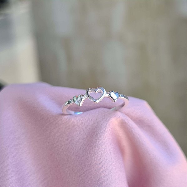 Anel Com 03 Corações Prata 925 - APR126