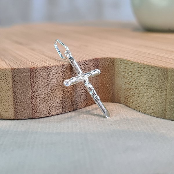 Pingente Crucifixo com Cristo Prata 925 - 22mm - PIPR227