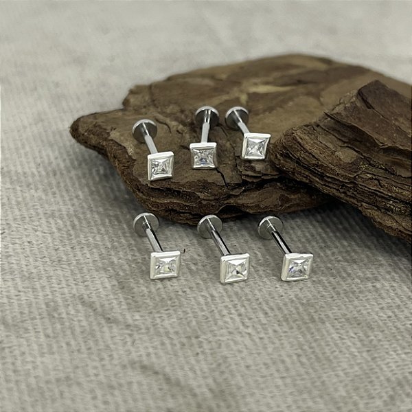 Piercing Pedra Zircônia Quadrada Prata 925  - Daitch - Septo -Hélix - Cartilagem-  PIPR235