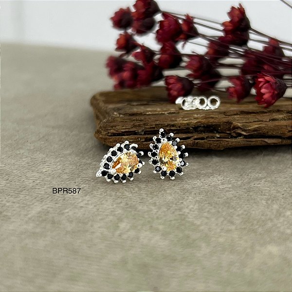Brinco Gota Cravejado com Pedras Zircônias Prata 925 - BPR587