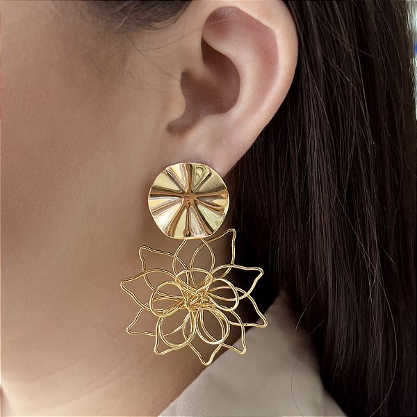 Brincos Flor Entrelaçado Semijoias 18k - MB680