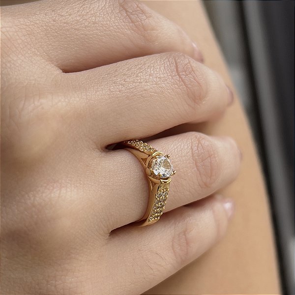 Anel Solitário Cravejado com Zircônias Semijoias 18k - MA111
