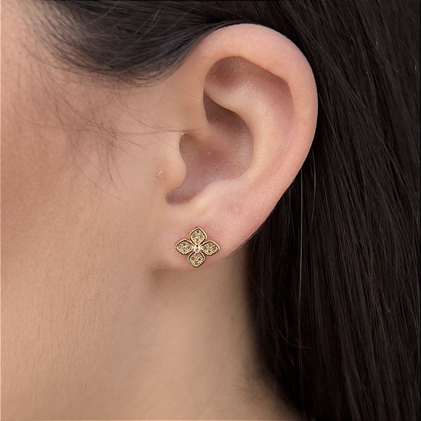 Brinco Flor Cravejada com Zircônias Semijoia18k - MB947