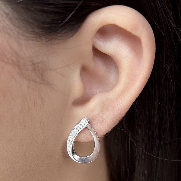 Brincos Gota Cravejados com Zircônias Prata 925 - BPR770