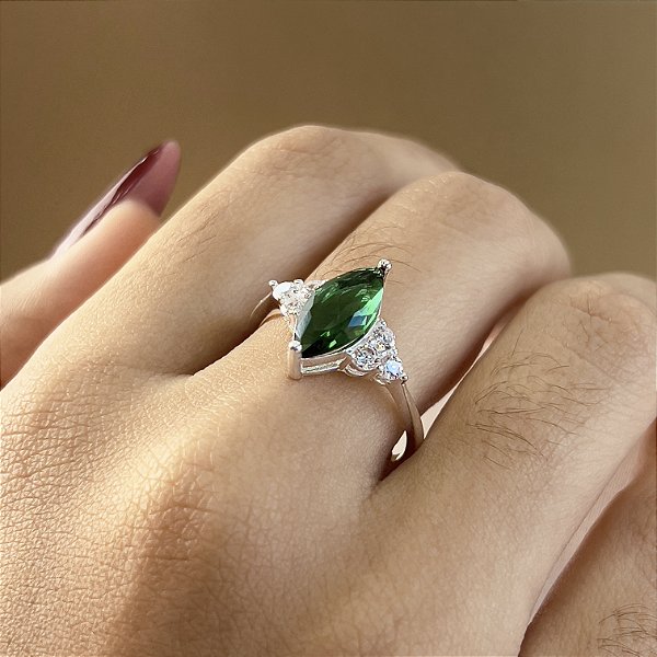Anel com Pedra Verde Esmeralda Prata 925 - APR238
