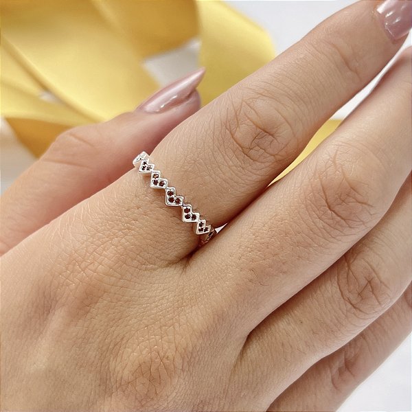 Anel Corações com Zircônias Vermelhas Prata 925 - APR262