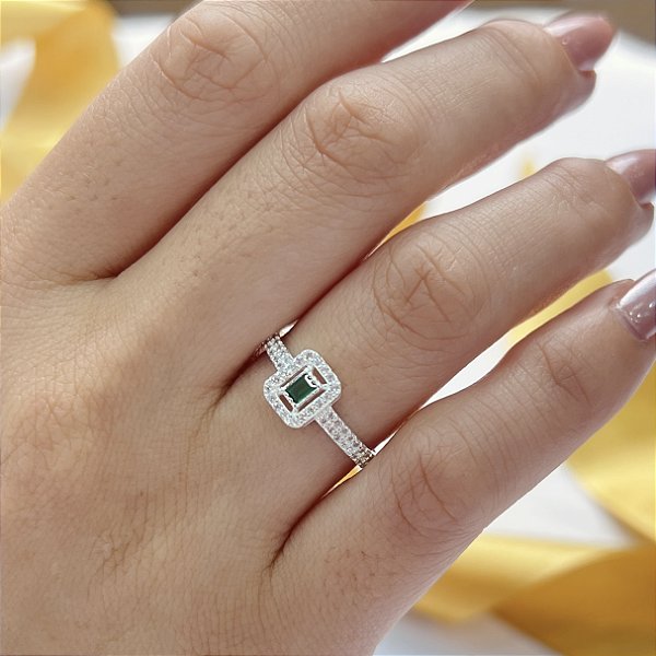 Anel Cravejado com Pedra Verde Prata 925 - APR279