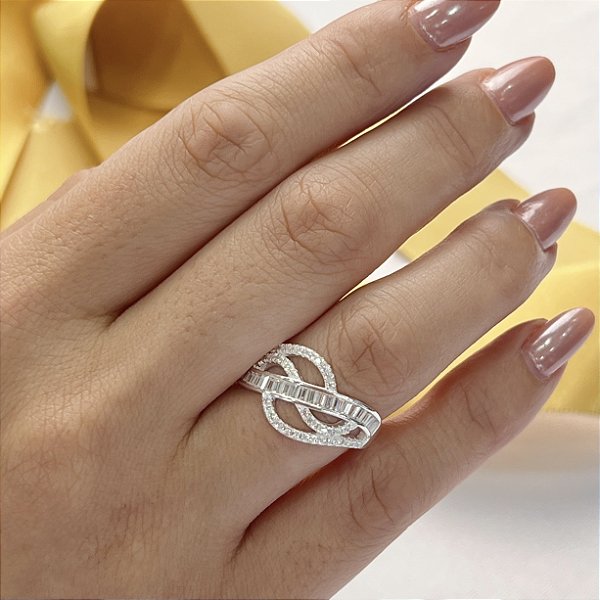 Anel Entrelaçado Trabalhado com Zircônias Prata 925 - APR277