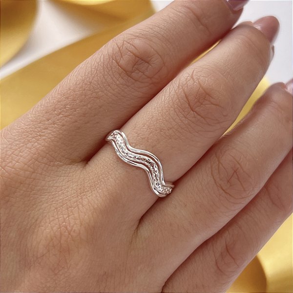 Anel Ondas Detalhado Prata 925 - APR285