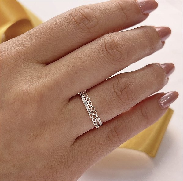 Anel Infinito com Zircônias Prata 925 - APR281