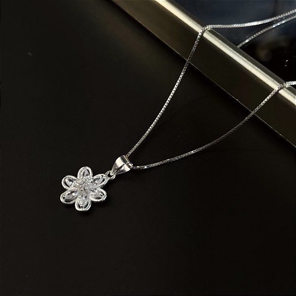 Gargantilha Flor com Zircônias Prata 925 - CPR816