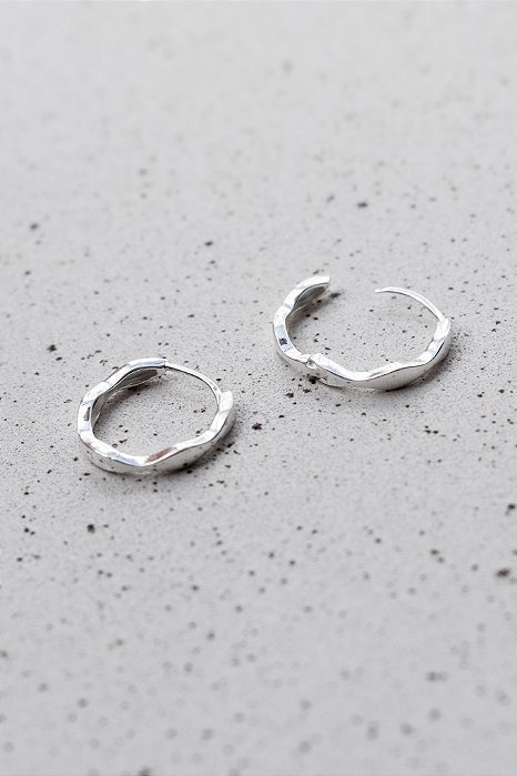 Brinco Argola Ondulada Delicada